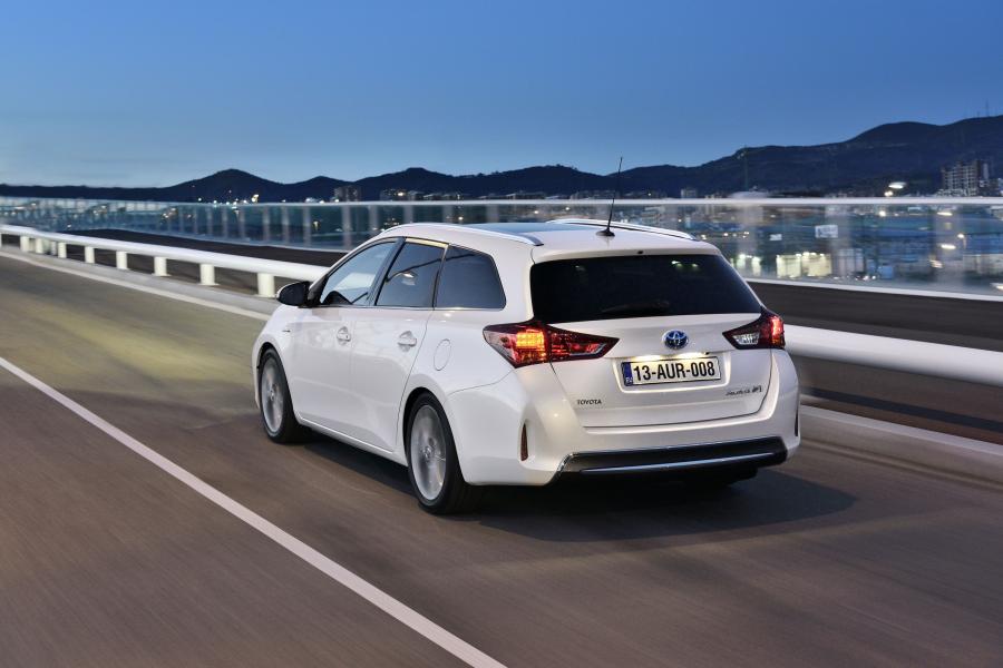  Toyota Auris Touring Sports 2013 года  (фото 7 из 23)
